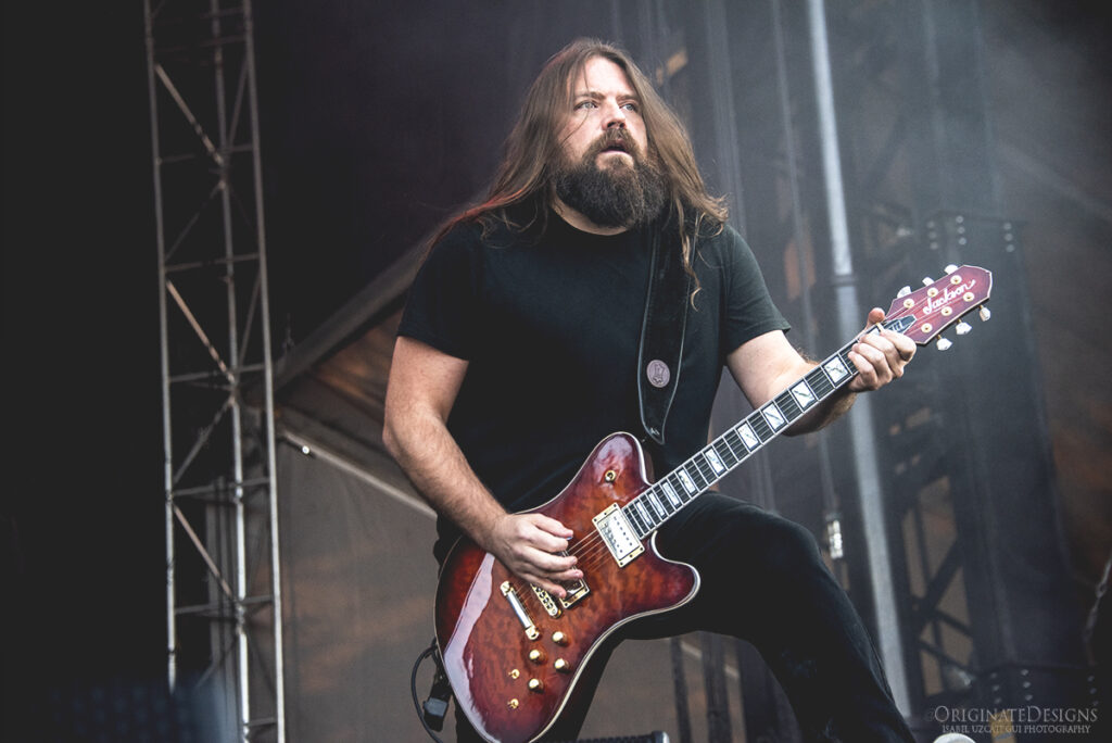 Mark Morton performing live session